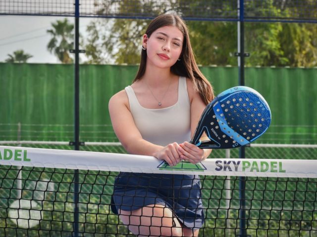Dunlop ou Wilson : quelle raquette padel polyvalente ?